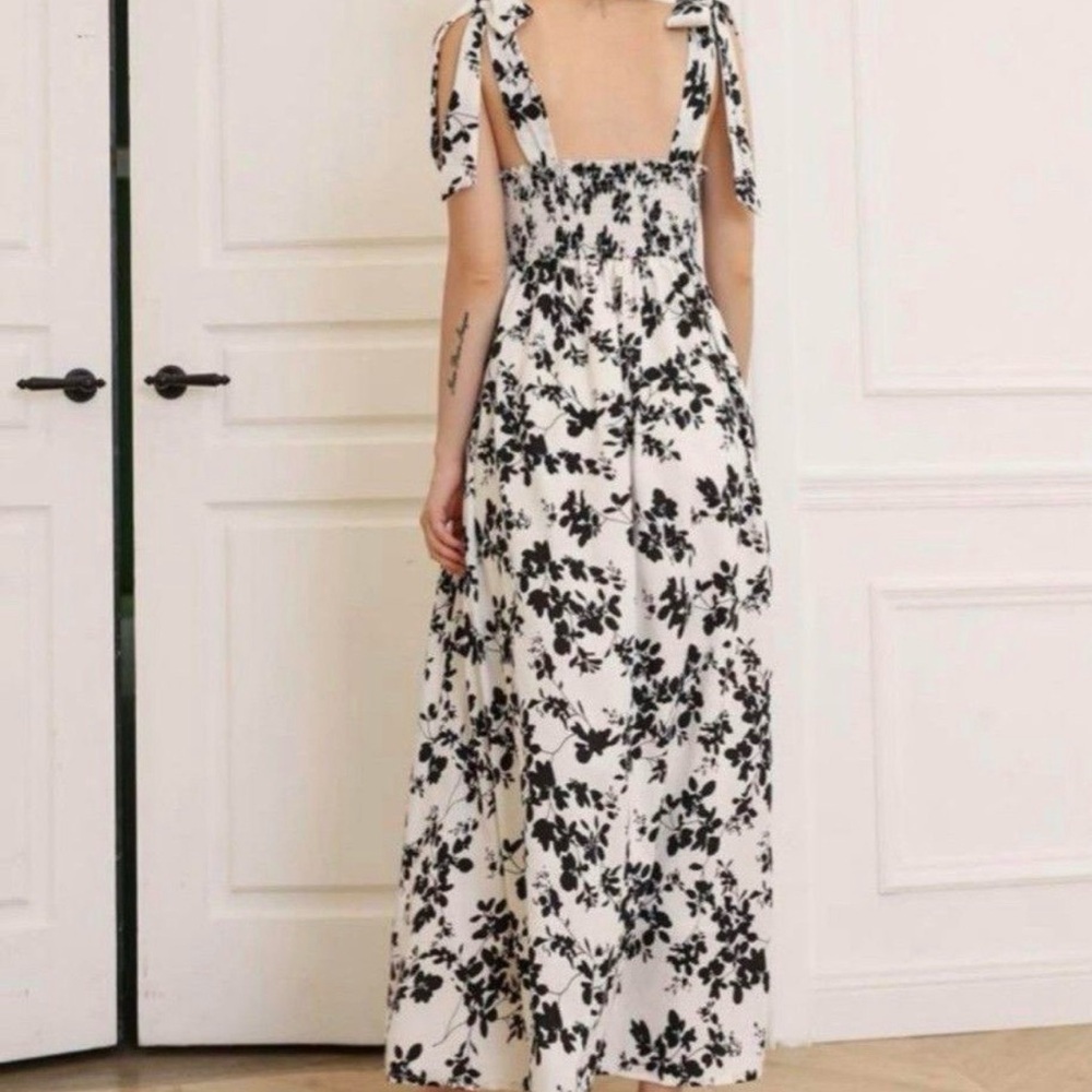 SHEIN Black and White Floral Maxi Dress - Picture 2 of 3